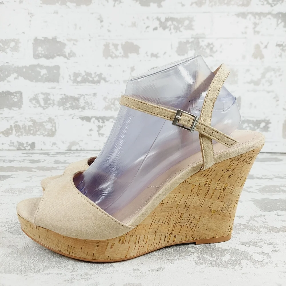 New Charles by Charles David Women Ankle Strap Cork Wedge Sandals D569